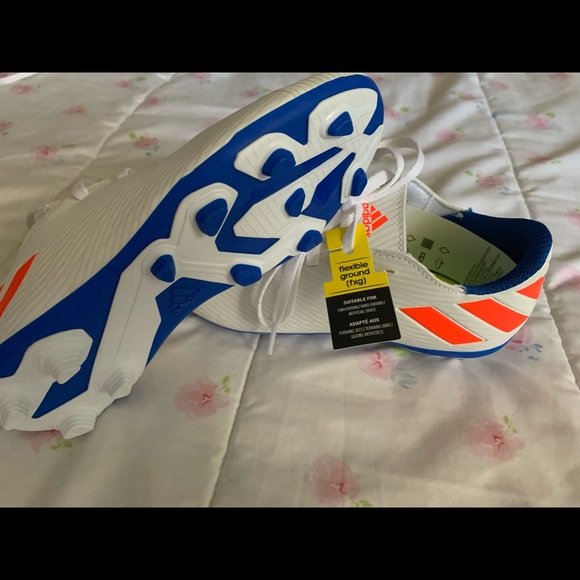 Youth Adidas Soccer Cleats - Picture 1 of 1